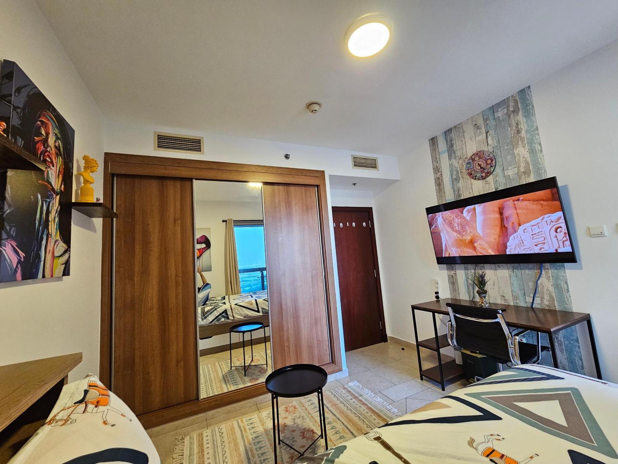 Super Host At Highest Residential Tower In The World, Private Rooms In A Shared Apartment Dubai Room photo